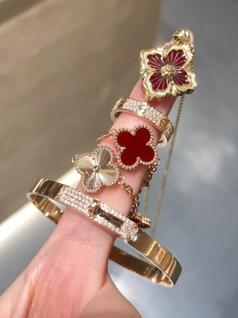 Fashion Jewelry vs Fine Jewelry: The Supplier Difference Most Buyers Never See